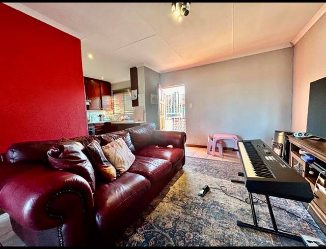 3 BEDROOM APARTMENT FOR SALE IN EDLEEN